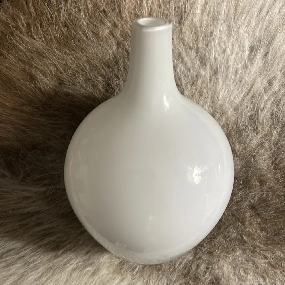 NWT IKEA White Salong Vase 301.198.37